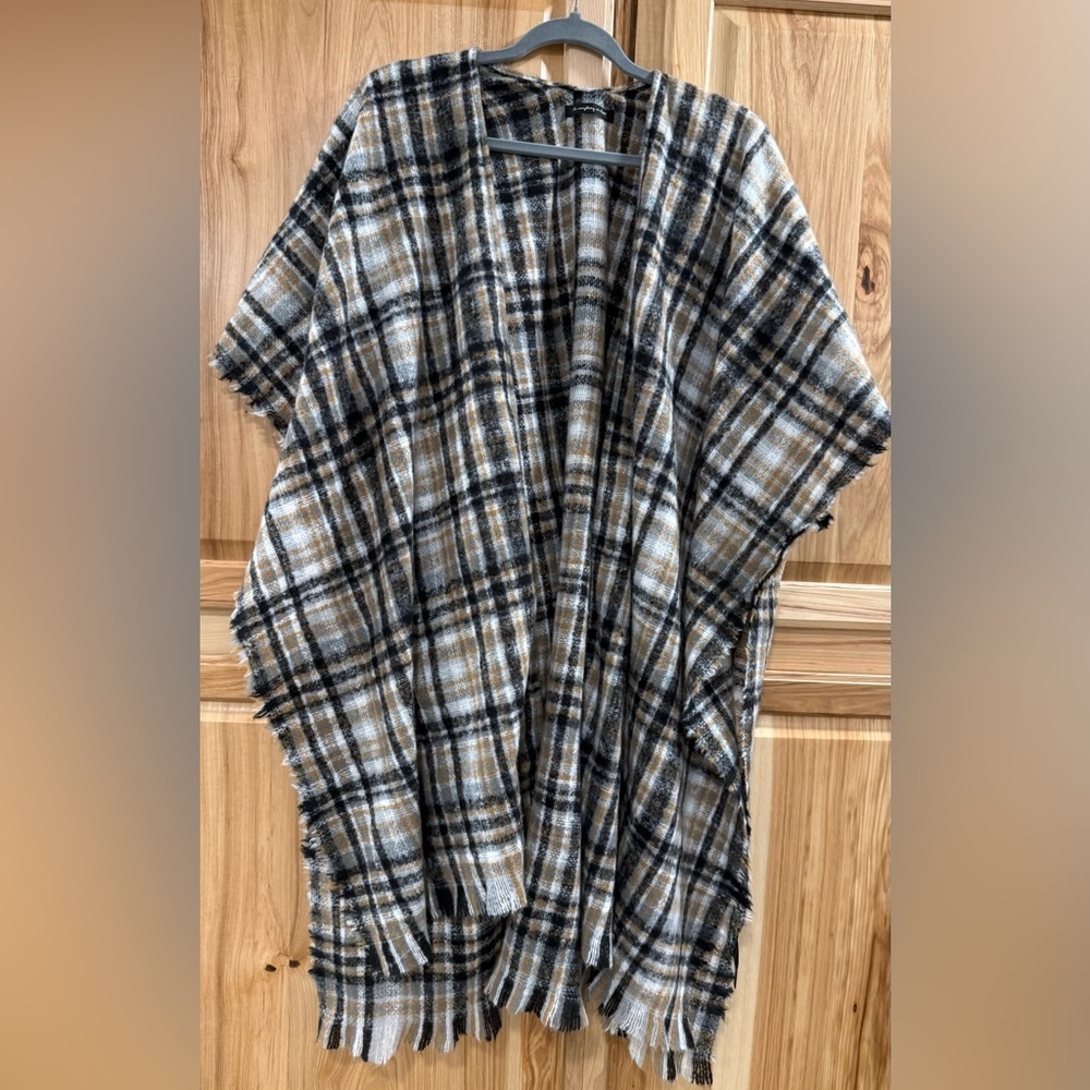 Do Everything in Love Anthropologie Plaid Fringe Poncho Wrap Layer Fall Vibes